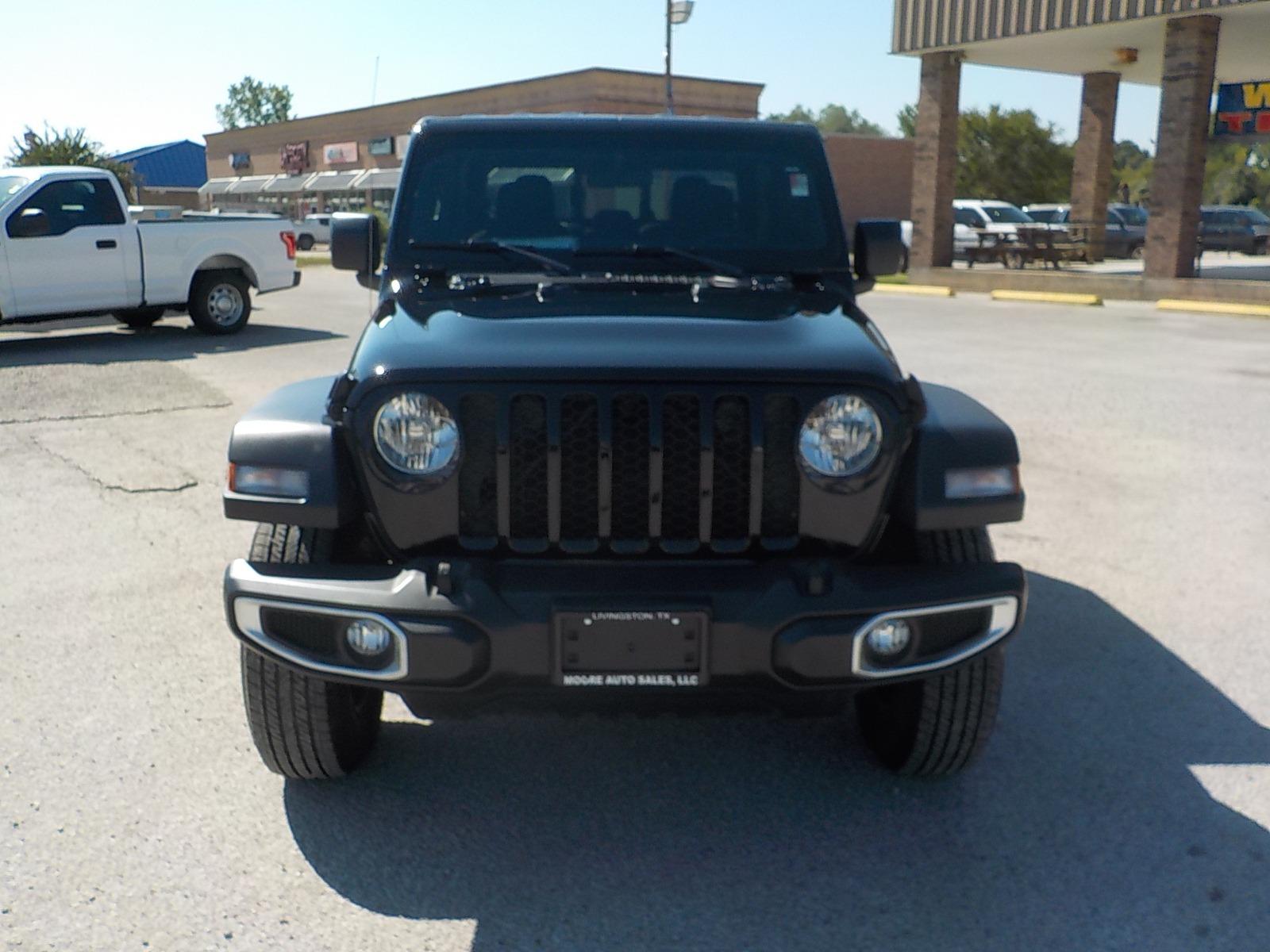 2023 Black /Black Jeep Gladiator (1C6HJTAG9PL) with an V-6 engine, Automatic transmission, located at 1617 W Church Street, Livingston, TX, 77351, (936) 327-3600, 30.710995, -94.951157 - NIIIICE!!! - Photo #2