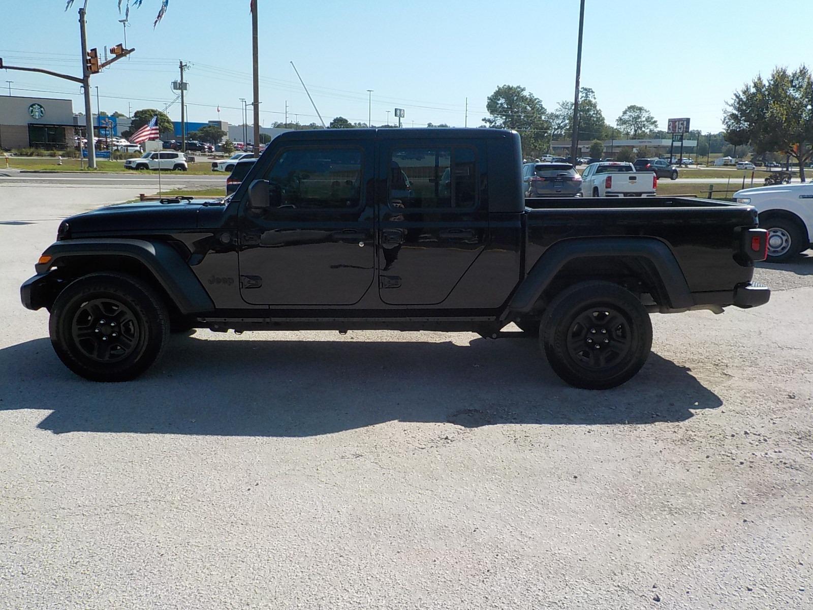 2023 Black /Black Jeep Gladiator (1C6HJTAG9PL) with an V-6 engine, Automatic transmission, located at 1617 W Church Street, Livingston, TX, 77351, (936) 327-3600, 30.710995, -94.951157 - NIIIICE!!! - Photo #4