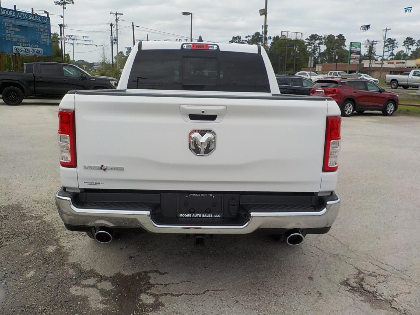 2022 White /Gray RAM 1500 Big Horn Crew Cab SWB 2WD (1C6RREFT0NN) with an 5.7L V8 OHV 16V engine, 8A transmission, located at 1617 W Church Street, Livingston, TX, 77351, (936) 327-3600, 30.710995, -94.951157 - WOW!! I really don't know what else to say! Maybe: SWEEEET! - Photo#6