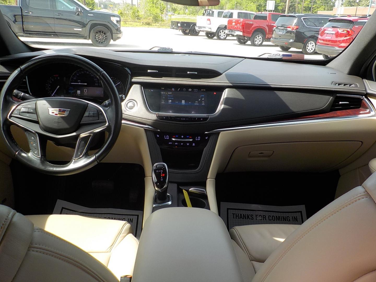 2019 Gray /Tan Cadillac XT5 Luxury (1GYKNCRSXKZ) with an 3.6L V6 DOHC 24V engine, 8A transmission, located at 1617 W Church Street, Livingston, TX, 77351, (936) 327-3600, 30.710995, -94.951157 - ONE OWNER!! LOW MILES! - Photo#9