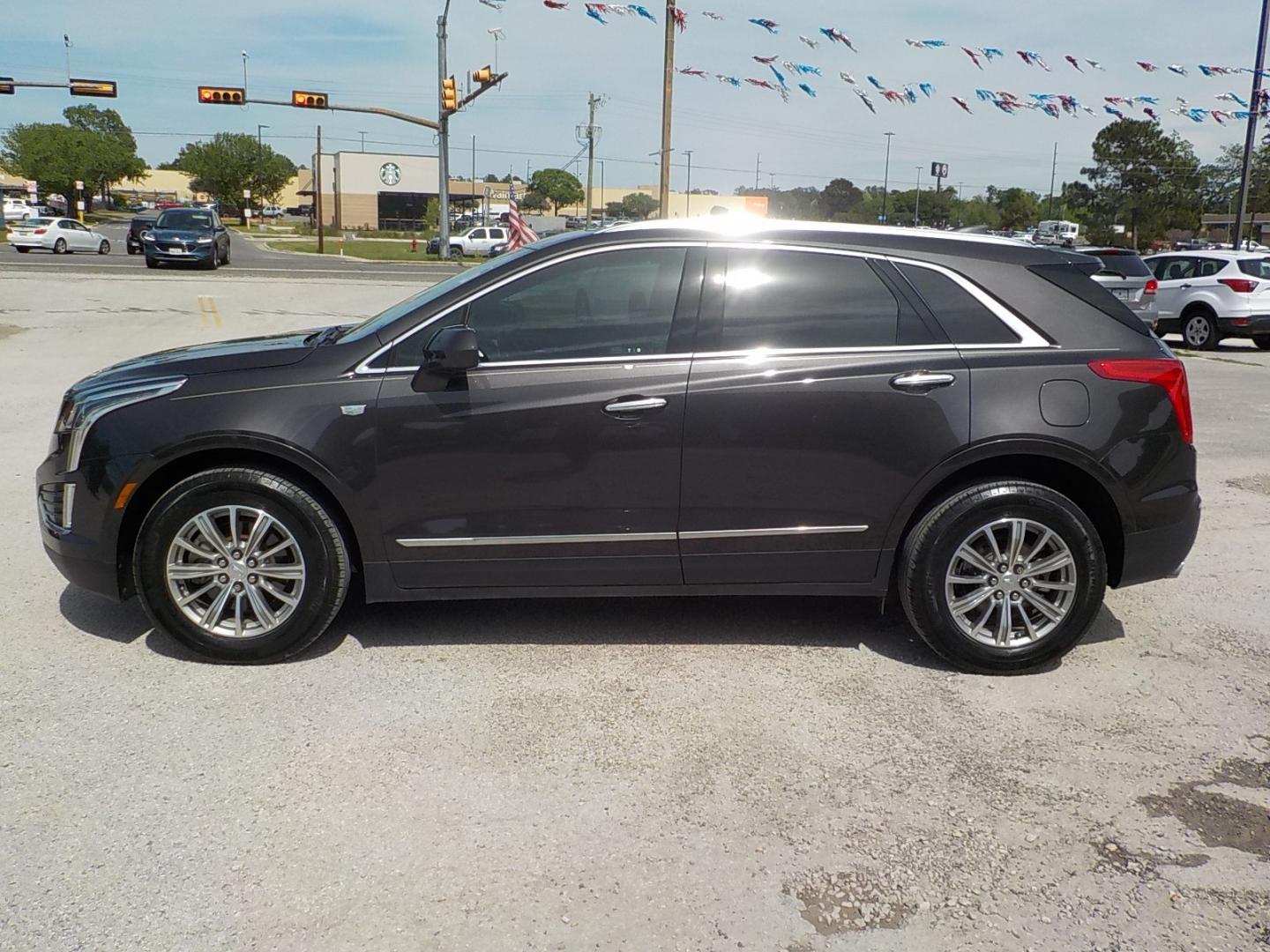 2019 Gray /Tan Cadillac XT5 Luxury (1GYKNCRSXKZ) with an 3.6L V6 DOHC 24V engine, 8A transmission, located at 1617 W Church Street, Livingston, TX, 77351, (936) 327-3600, 30.710995, -94.951157 - ONE OWNER!! LOW MILES! - Photo#4