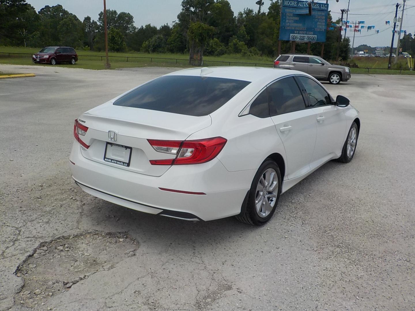 2018 White /Black Honda Accord LX CVT (1HGCV1F13JA) with an 1.5L L4 DOHC 16V engine, CVT transmission, located at 1617 W Church Street, Livingston, TX, 77351, (936) 327-3600, 30.710995, -94.951157 - ONE OWNER!! EXTREMELY low miles!! Bought this one off the street - Photo#6