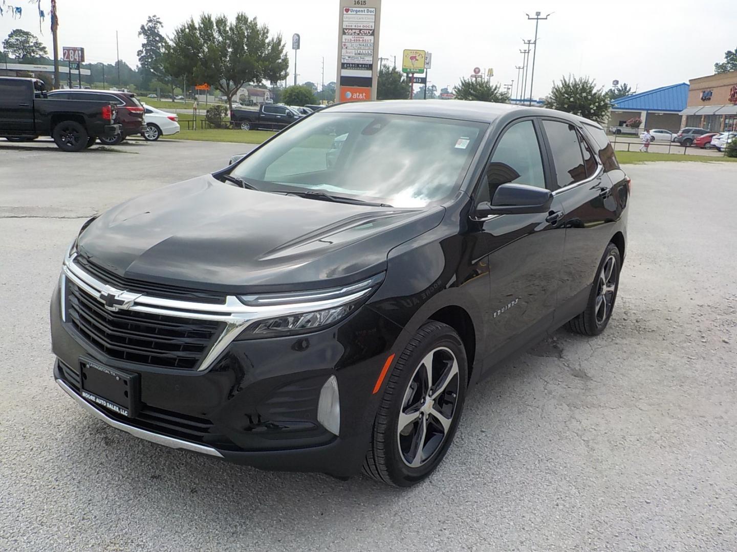 2022 Black /Black Chevrolet Equinox LT 2WD (3GNAXKEV4NL) with an 1.5L L4 DOHC 16V TURBO engine, 6A transmission, located at 1617 W Church Street, Livingston, TX, 77351, (936) 327-3600, 30.710995, -94.951157 - ONE OWNER!! LOW LOW MILES!! Bought this one off the street. Nothing to worry about here! - Photo#4