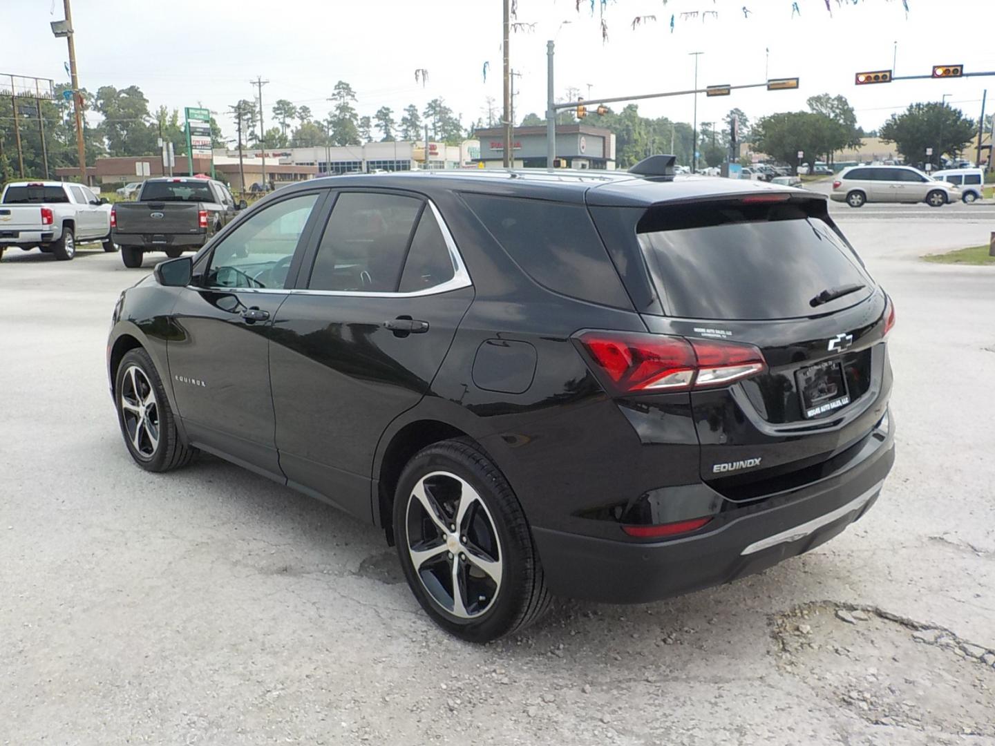 2022 Black /Black Chevrolet Equinox LT 2WD (3GNAXKEV4NL) with an 1.5L L4 DOHC 16V TURBO engine, 6A transmission, located at 1617 W Church Street, Livingston, TX, 77351, (936) 327-3600, 30.710995, -94.951157 - ONE OWNER!! LOW LOW MILES!! Bought this one off the street. Nothing to worry about here! - Photo#6