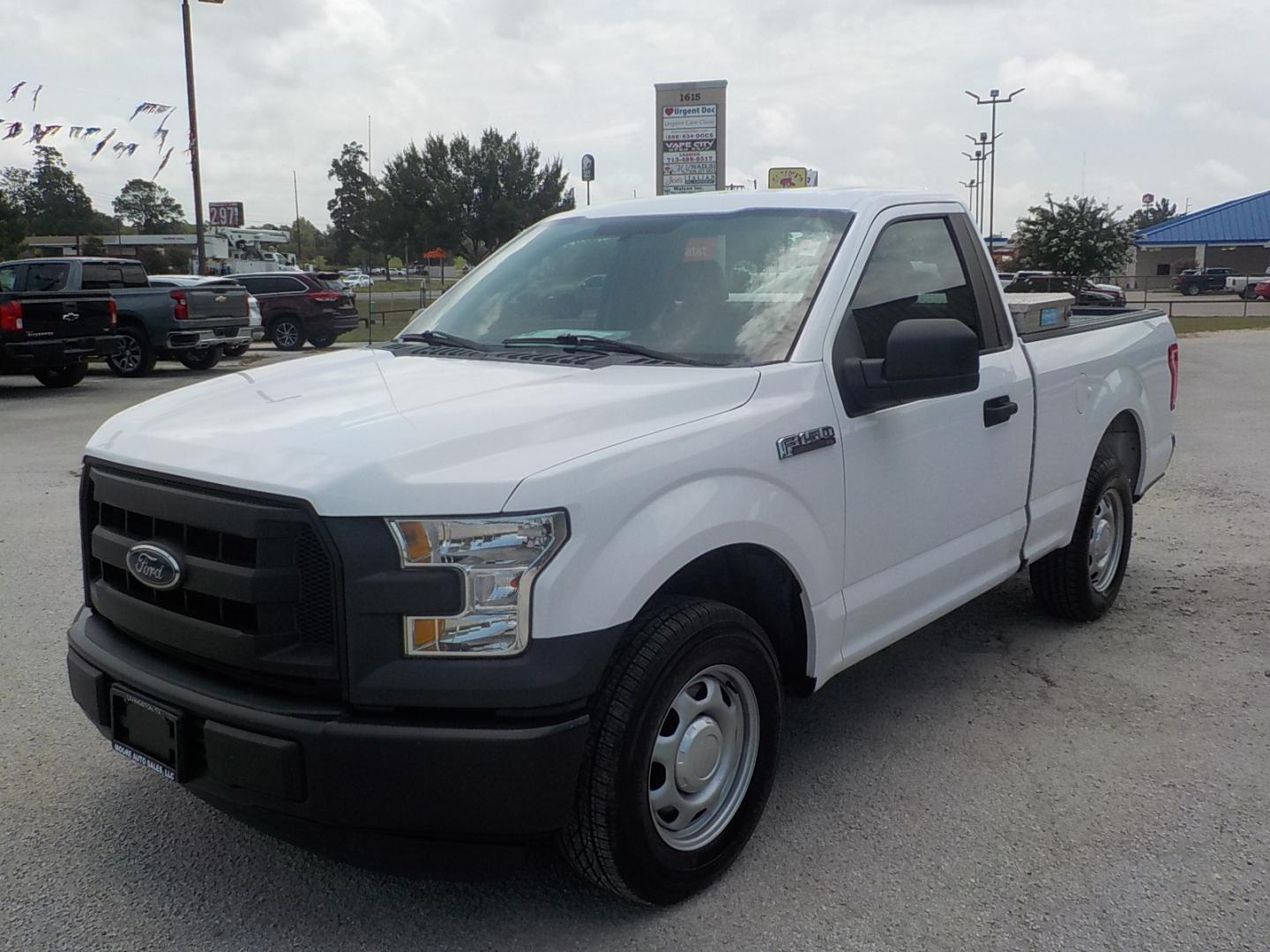 2015 White /Gray Ford F-150 XL 6.5-ft. Bed 2WD (1FTMF1C86FK) with an 3.5L V6 DOHC 24V engine, 6-Speed Automatic transmission, located at 1617 W Church Street, Livingston, TX, 77351, (936) 327-3600, 30.710995, -94.951157 - Great work truck!! - Photo#2