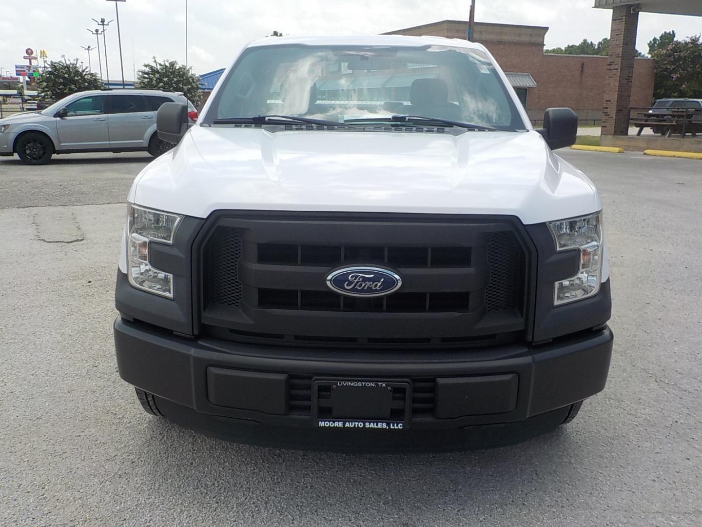 2015 White /Gray Ford F-150 XL 6.5-ft. Bed 2WD (1FTMF1C86FK) with an 3.5L V6 DOHC 24V engine, 6-Speed Automatic transmission, located at 1617 W Church Street, Livingston, TX, 77351, (936) 327-3600, 30.710995, -94.951157 - Great work truck!! - Photo#3