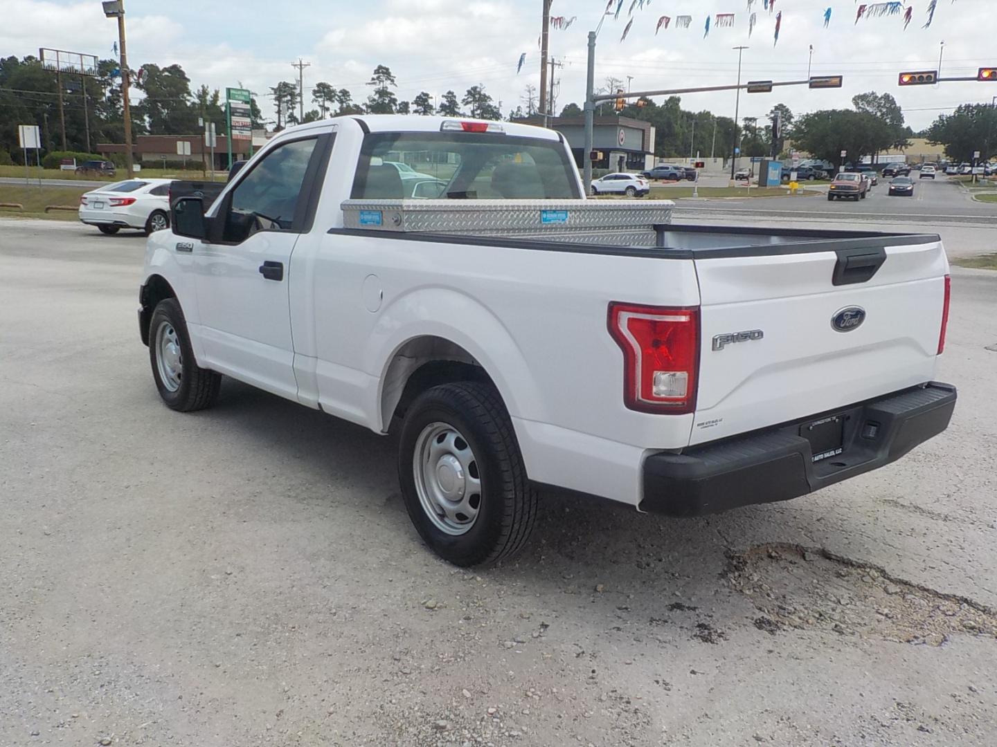 2015 White /Gray Ford F-150 XL 6.5-ft. Bed 2WD (1FTMF1C86FK) with an 3.5L V6 DOHC 24V engine, 6-Speed Automatic transmission, located at 1617 W Church Street, Livingston, TX, 77351, (936) 327-3600, 30.710995, -94.951157 - Great work truck!! - Photo#5