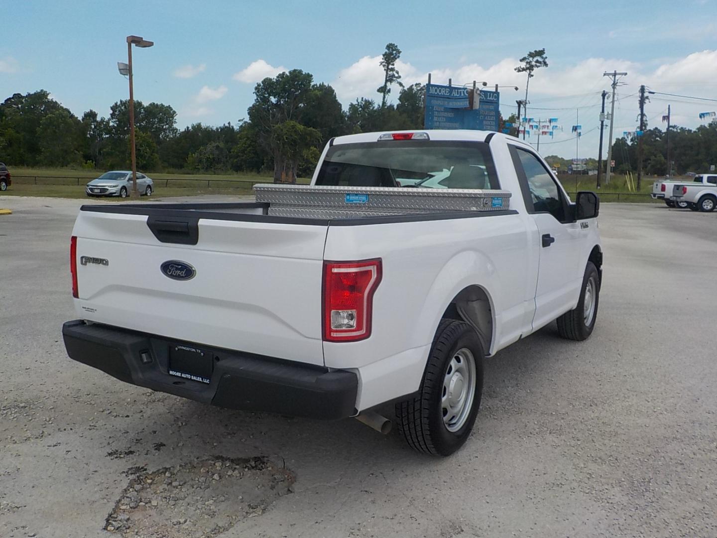 2015 White /Gray Ford F-150 XL 6.5-ft. Bed 2WD (1FTMF1C86FK) with an 3.5L V6 DOHC 24V engine, 6-Speed Automatic transmission, located at 1617 W Church Street, Livingston, TX, 77351, (936) 327-3600, 30.710995, -94.951157 - Great work truck!! - Photo#6