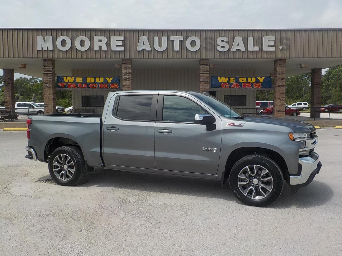 2021 Gray /Black Chevrolet Silverado 1500 LT Crew Cab 4WD (3GCUYDEDXMG) with an 5.3L V8 OHV 16V engine, 6A transmission, located at 1617 W Church Street, Livingston, TX, 77351, (936) 327-3600, 30.710995, -94.951157 - ONE OWNER!! GOOD MILES!! Texas Edition!! Z71 4X4!! - Photo#0