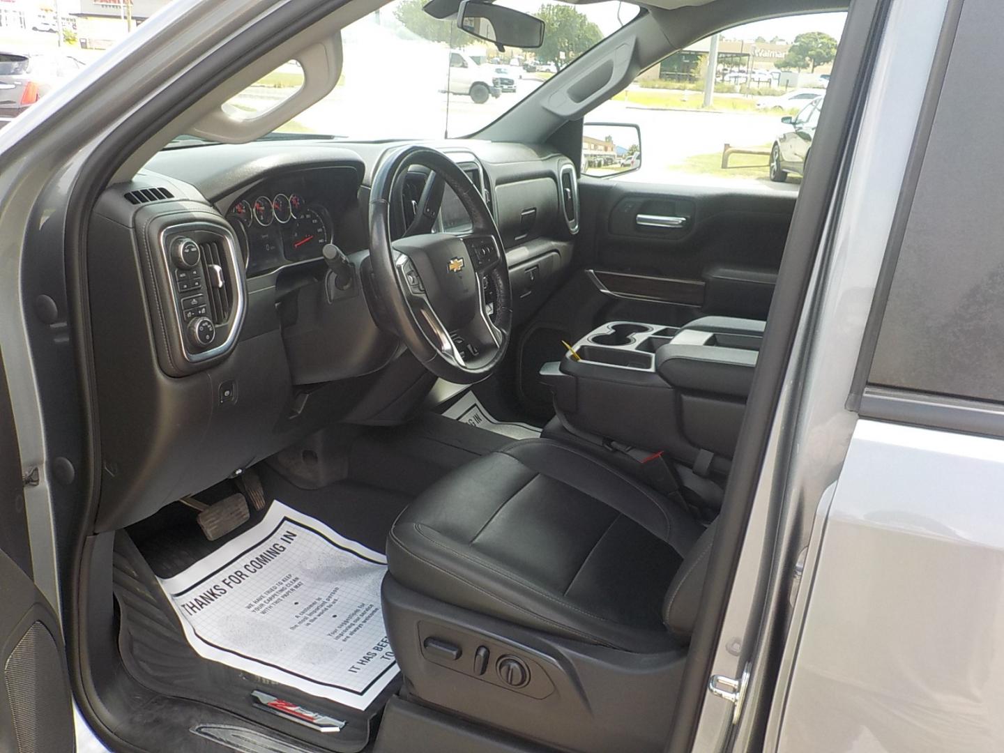 2021 Gray /Black Chevrolet Silverado 1500 LT Crew Cab 4WD (3GCUYDEDXMG) with an 5.3L V8 OHV 16V engine, 6A transmission, located at 1617 W Church Street, Livingston, TX, 77351, (936) 327-3600, 30.710995, -94.951157 - ONE OWNER!! GOOD MILES!! Texas Edition!! Z71 4X4!! - Photo#8