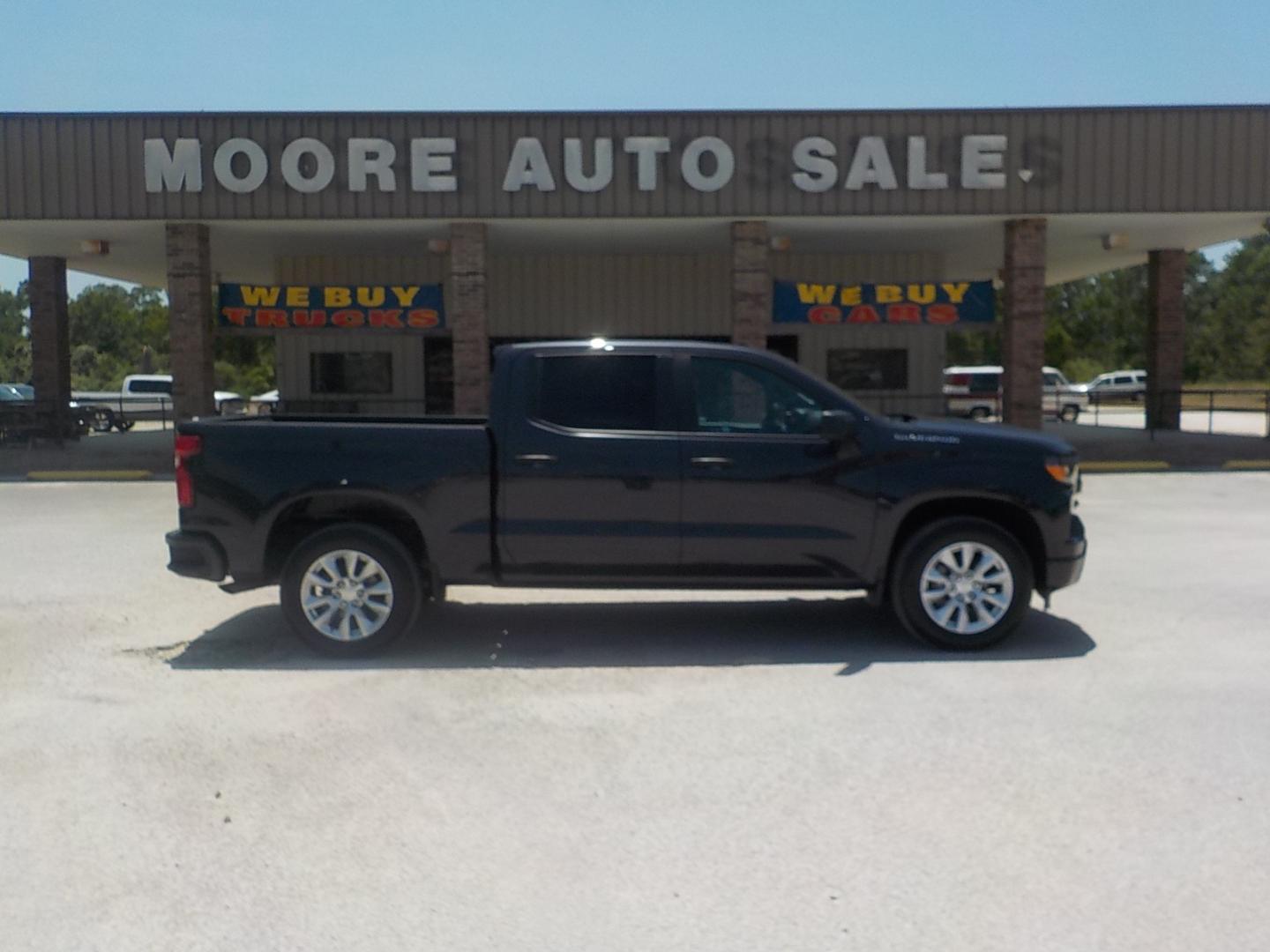 2022 Dark Gray /Black Chevrolet Silverado 1500 Custom Crew Cab 2WD (1GCPABEK3NZ) with an 2.7L L4 DOHC 16V TURBO engine, 6A transmission, located at 1617 W Church Street, Livingston, TX, 77351, (936) 327-3600, 30.710995, -94.951157 - WOW!! LOW MILES! ONE OWNER!! - Photo#0