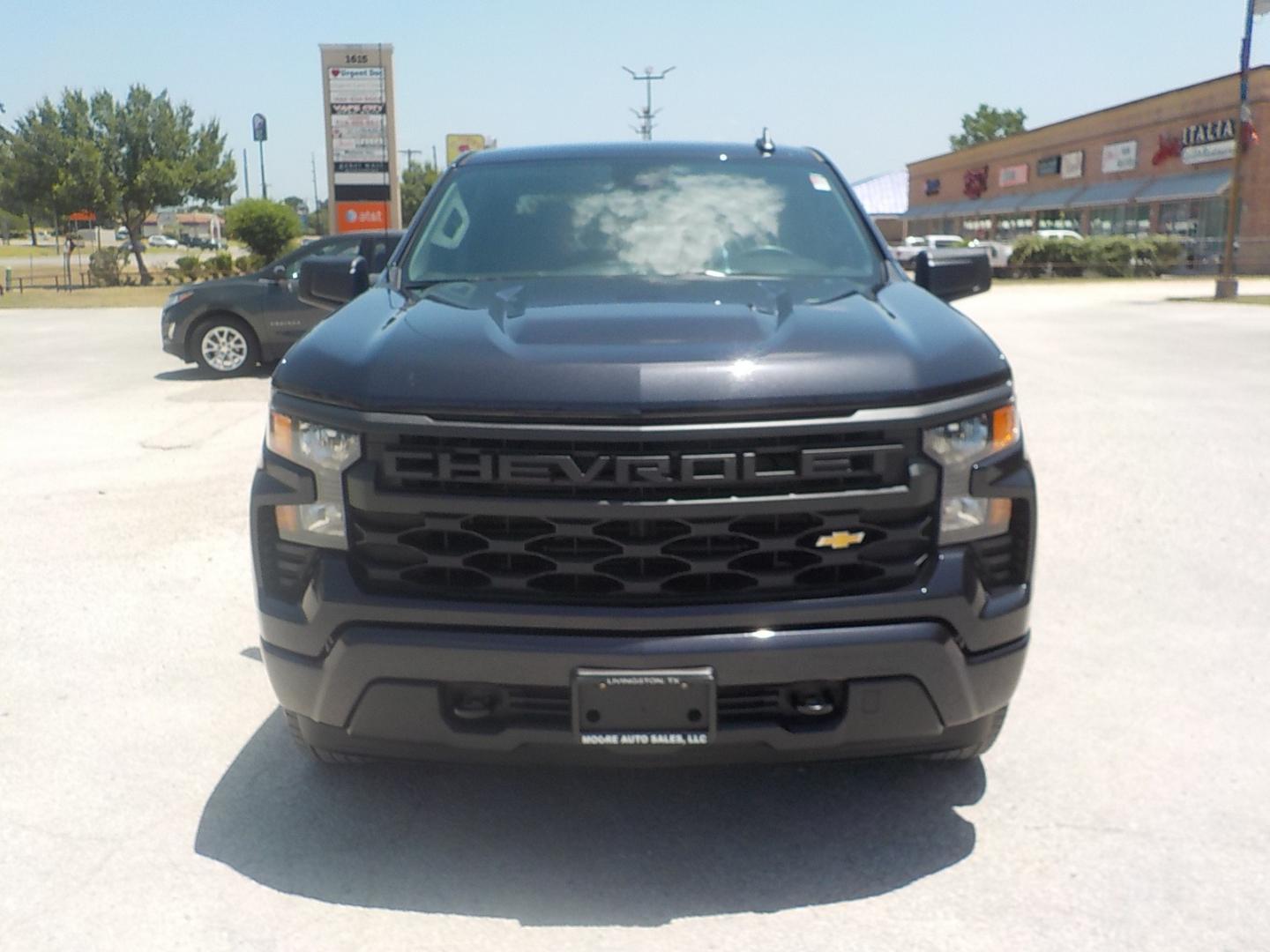 2022 Dark Gray /Black Chevrolet Silverado 1500 Custom Crew Cab 2WD (1GCPABEK3NZ) with an 2.7L L4 DOHC 16V TURBO engine, 6A transmission, located at 1617 W Church Street, Livingston, TX, 77351, (936) 327-3600, 30.710995, -94.951157 - WOW!! LOW MILES! ONE OWNER!! - Photo#6