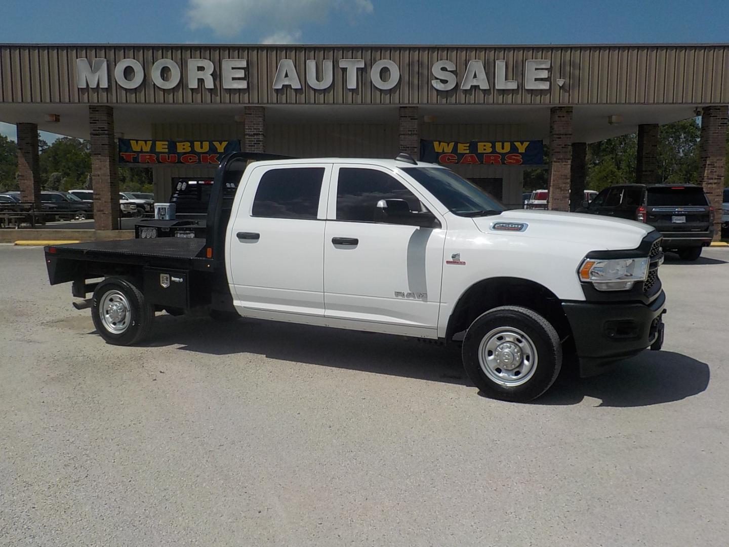 2022 White /Gray RAM 2500 Tradesman Crew Cab LWB 4WD (3C6UR5HL0NG) with an 6.7L L6 OHV 24V TURBO DIESEL engine, 6A transmission, located at 1617 W Church Street, Livingston, TX, 77351, (936) 327-3600, 30.710995, -94.951157 - ONE OWNER!! GOOD MILES!! Crew Cab 4X4! WORK TRUCK DELUXE!! What a BEAST! - Photo#0