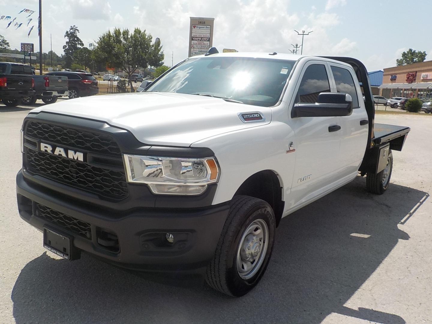 2022 White /Gray RAM 2500 Tradesman Crew Cab LWB 4WD (3C6UR5HL0NG) with an 6.7L L6 OHV 24V TURBO DIESEL engine, 6A transmission, located at 1617 W Church Street, Livingston, TX, 77351, (936) 327-3600, 30.710995, -94.951157 - ONE OWNER!! GOOD MILES!! Crew Cab 4X4! WORK TRUCK DELUXE!! What a BEAST! - Photo#3