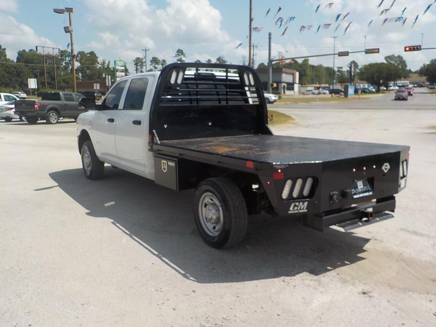 2022 White /Gray RAM 2500 Tradesman Crew Cab LWB 4WD (3C6UR5HL0NG) with an 6.7L L6 OHV 24V TURBO DIESEL engine, 6A transmission, located at 1617 W Church Street, Livingston, TX, 77351, (936) 327-3600, 30.710995, -94.951157 - ONE OWNER!! GOOD MILES!! Crew Cab 4X4! WORK TRUCK DELUXE!! What a BEAST! - Photo#5