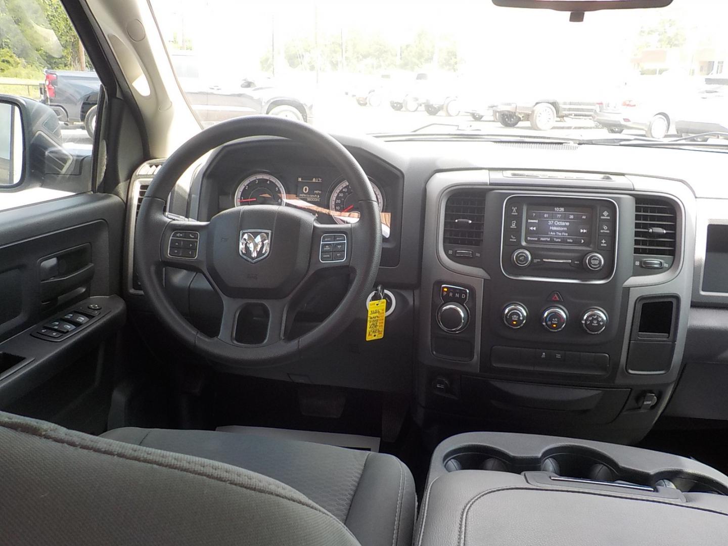 2016 White /Gray RAM 1500 Tradesman Crew Cab SWB 2WD (1C6RR6KG2GS) with an 3.6L V6 DOHC 24V FFV engine, 6A transmission, located at 1617 W Church Street, Livingston, TX, 77351, (936) 327-3600, 30.710995, -94.951157 - Great truck for the money!! - Photo#14