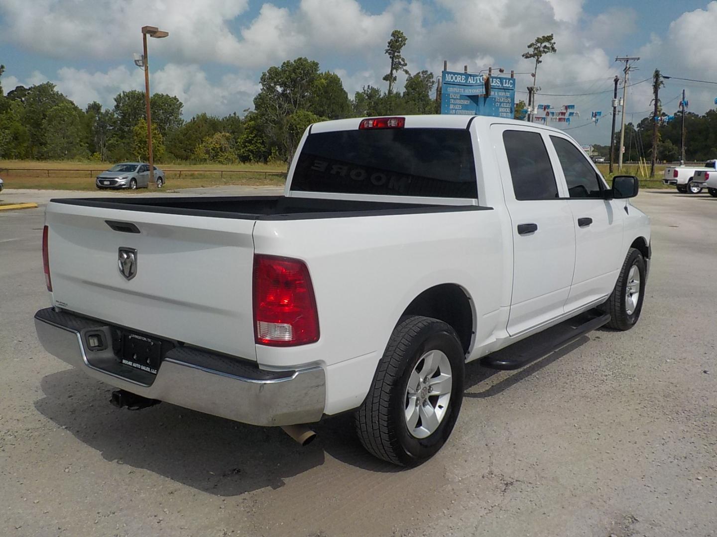 2016 White /Gray RAM 1500 Tradesman Crew Cab SWB 2WD (1C6RR6KG2GS) with an 3.6L V6 DOHC 24V FFV engine, 6A transmission, located at 1617 W Church Street, Livingston, TX, 77351, (936) 327-3600, 30.710995, -94.951157 - Great truck for the money!! - Photo#7