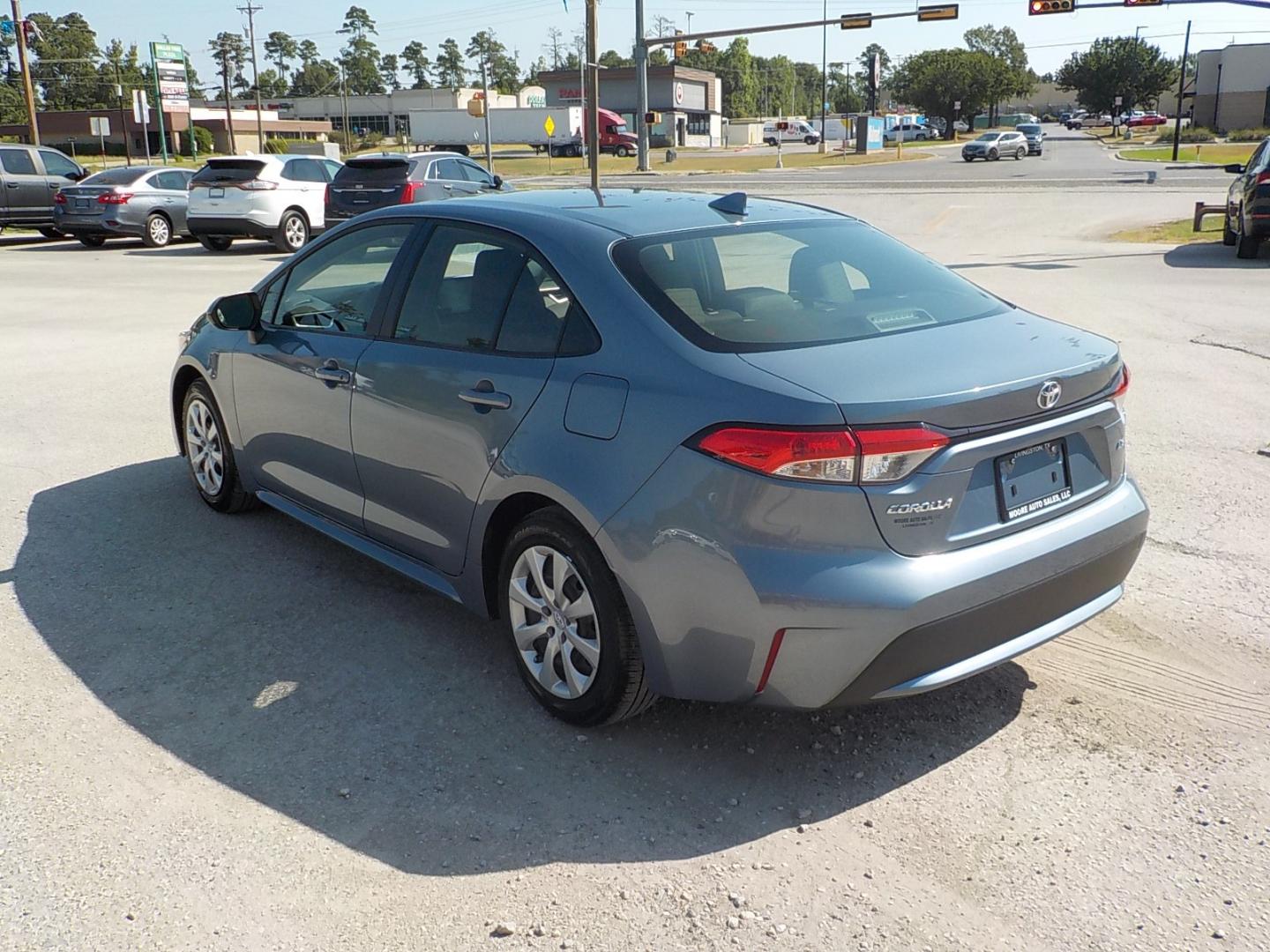 2021 LT BLUE /Black Toyota Corolla LE (JTDEPMAE4MJ) with an 1.8L L4 DOHC 16V engine, CVT transmission, located at 1617 W Church Street, Livingston, TX, 77351, (936) 327-3600, 30.710995, -94.951157 - ONE OWNER!! LOW LOW MILES!! Traded in only because he wanted a truck. - Photo#5