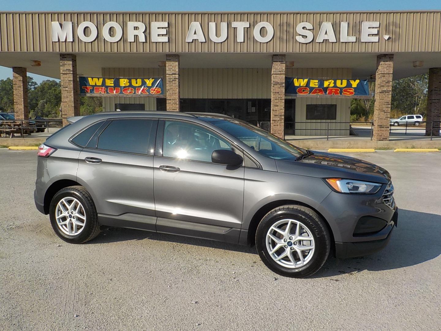 2022 Gray /Black Ford Edge SE AWD (2FMPK4G96NB) with an 2.0L L4 DOHC 16V engine, 6A transmission, located at 1617 W Church Street, Livingston, TX, 77351, (936) 327-3600, 30.710995, -94.951157 - LOW MILES!! ONE OWNER!! - Photo#0