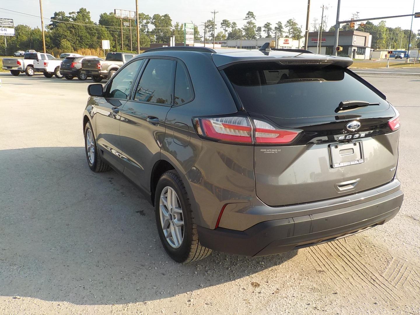 2022 Gray /Black Ford Edge SE AWD (2FMPK4G96NB) with an 2.0L L4 DOHC 16V engine, 6A transmission, located at 1617 W Church Street, Livingston, TX, 77351, (936) 327-3600, 30.710995, -94.951157 - LOW MILES!! ONE OWNER!! - Photo#5