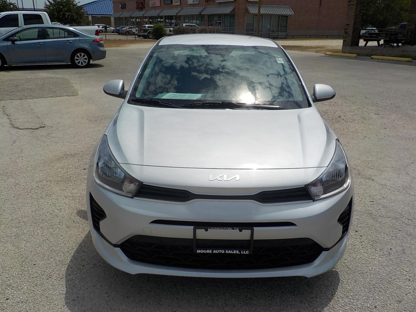 2022 Silver /Gray Kia Rio LX (3KPA24AD6NE) with an 1.6L L4 DOHC 16V engine, 6A transmission, located at 1617 W Church Street, Livingston, TX, 77351, (936) 327-3600, 30.710995, -94.951157 - ONE OWNER!! LOW LOW MILES!! An extremely economical car to operate! - Photo#3