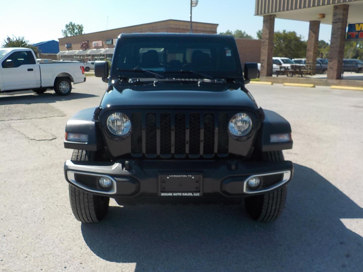 2023 Black /Black Jeep Gladiator (1C6HJTAG9PL) with an V-6 engine, Automatic transmission, located at 1617 W Church Street, Livingston, TX, 77351, (936) 327-3600, 30.710995, -94.951157 - NIIIICE!!! - Photo#2