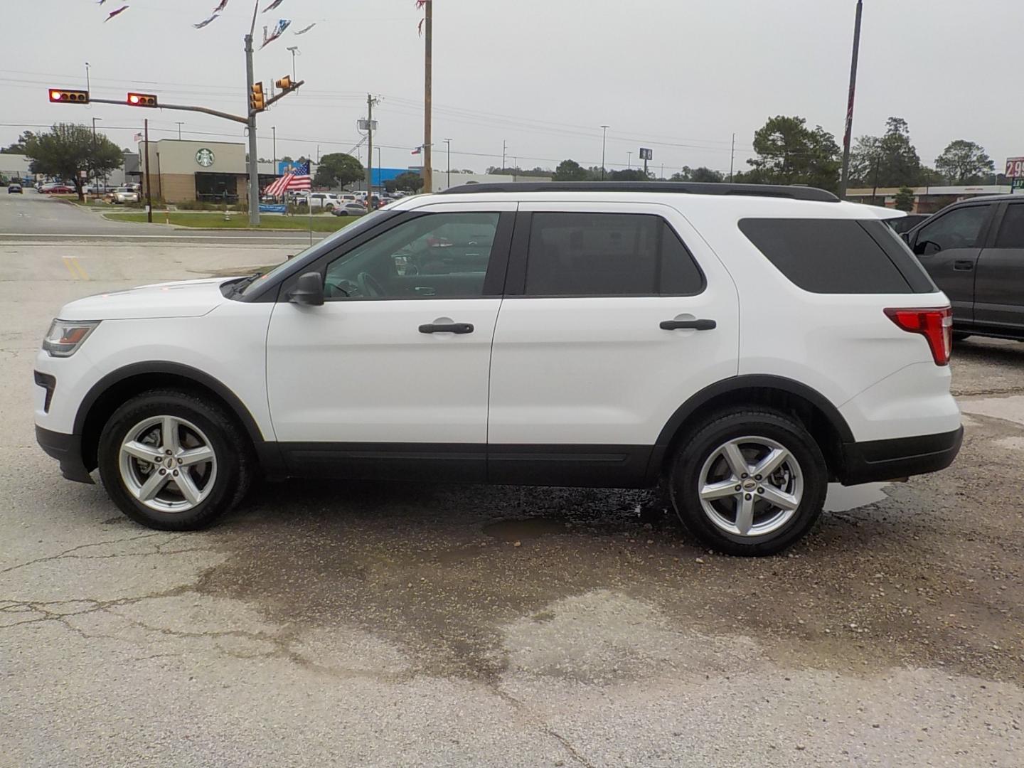 2018 White /Gray Ford Explorer Base 4WD (1FM5K8BH1JG) with an 2.3L L4 DOHC 16V engine, 6A transmission, located at 1617 W Church Street, Livingston, TX, 77351, (936) 327-3600, 30.710995, -94.951157 - Great family vehicle for under 20K! - Photo#4