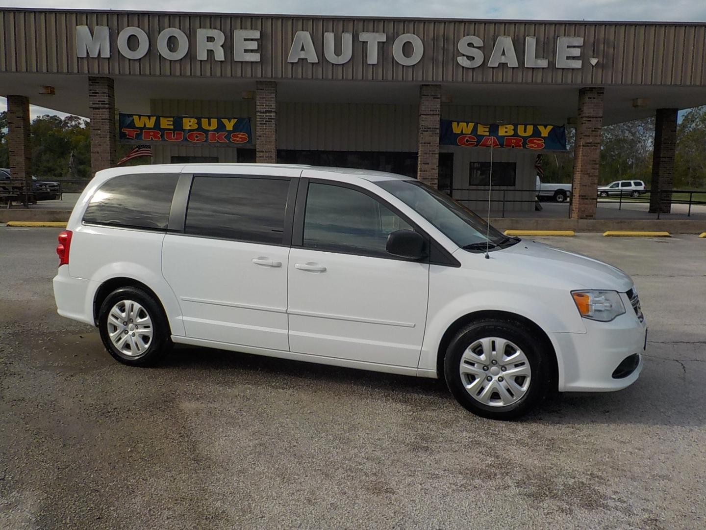 2016 White /Black/Tan Dodge Grand Caravan SE (2C4RDGBG8GR) with an 3.6L V6 DOHC 24V engine, 6A transmission, located at 1617 W Church Street, Livingston, TX, 77351, (936) 327-3600, 30.710995, -94.951157 - EXCELLENT!! For a family or anything else! - Photo#0