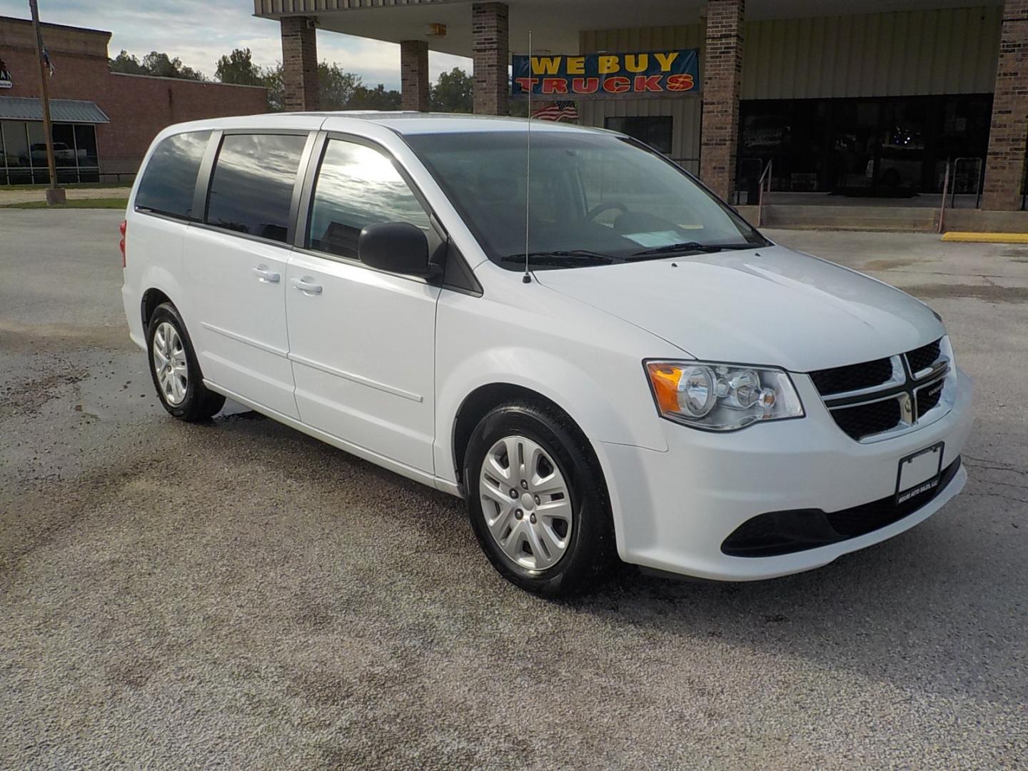 2016 White /Black/Tan Dodge Grand Caravan SE (2C4RDGBG8GR) with an 3.6L V6 DOHC 24V engine, 6A transmission, located at 1617 W Church Street, Livingston, TX, 77351, (936) 327-3600, 30.710995, -94.951157 - EXCELLENT!! For a family or anything else! - Photo#1