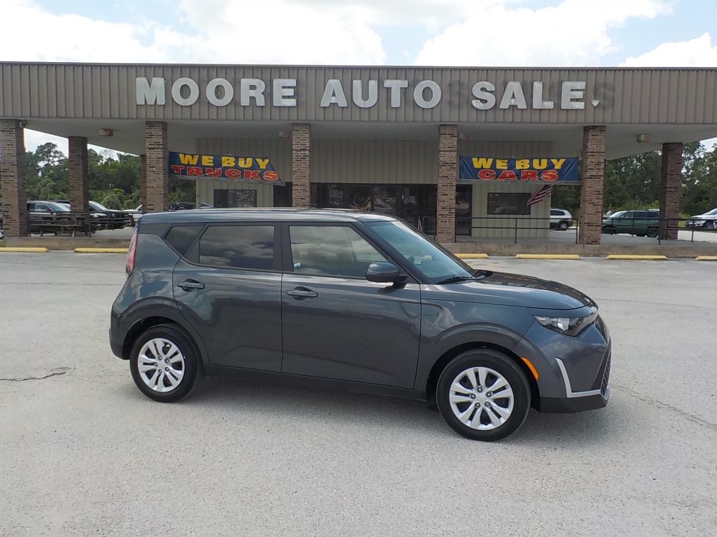 2024 Gray /Gray Kia Soul LX CVT (KNDJ23AU5R7) with an 2.0L L4 DOHC 16V engine, CVT transmission, located at 1617 W Church Street, Livingston, TX, 77351, (936) 327-3600, 30.710995, -94.951157 - WOW!! Good miles!! ONE OWNER!! - Photo#0