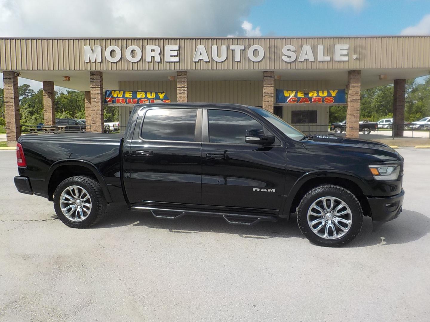 2019 /Black RAM 1500 Laramie Crew Cab SWB 4WD (1C6SRFJT4KN) with an 5.7L V8 OHV 16V engine, 8A transmission, located at 1617 W Church Street, Livingston, TX, 77351, (936) 327-3600, 30.710995, -94.951157 - NICE TRUCK!! LARAMIE!! Crew cab 4X4! - Photo#0