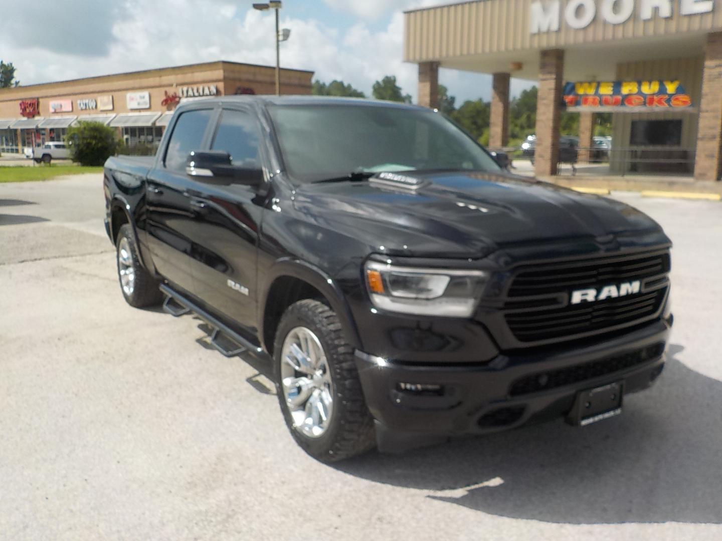 2019 /Black RAM 1500 Laramie Crew Cab SWB 4WD (1C6SRFJT4KN) with an 5.7L V8 OHV 16V engine, 8A transmission, located at 1617 W Church Street, Livingston, TX, 77351, (936) 327-3600, 30.710995, -94.951157 - NICE TRUCK!! LARAMIE!! Crew cab 4X4! - Photo#1