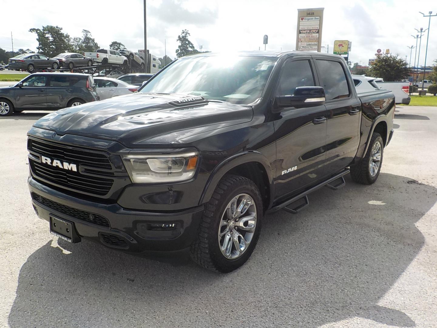 2019 /Black RAM 1500 Laramie Crew Cab SWB 4WD (1C6SRFJT4KN) with an 5.7L V8 OHV 16V engine, 8A transmission, located at 1617 W Church Street, Livingston, TX, 77351, (936) 327-3600, 30.710995, -94.951157 - NICE TRUCK!! LARAMIE!! Crew cab 4X4! - Photo#3