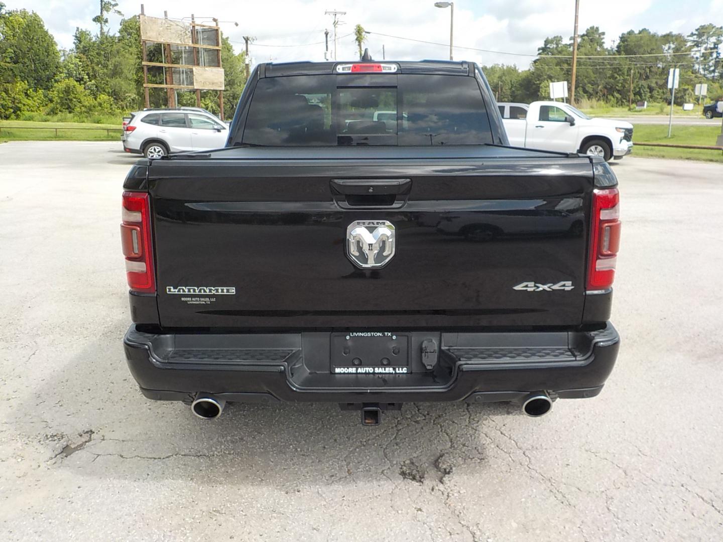 2019 /Black RAM 1500 Laramie Crew Cab SWB 4WD (1C6SRFJT4KN) with an 5.7L V8 OHV 16V engine, 8A transmission, located at 1617 W Church Street, Livingston, TX, 77351, (936) 327-3600, 30.710995, -94.951157 - NICE TRUCK!! LARAMIE!! Crew cab 4X4! - Photo#7