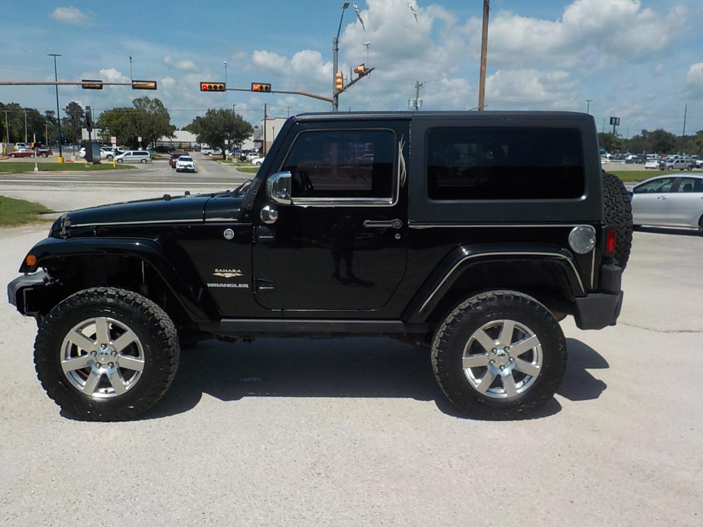 2013 Jeep Wrangler Sahara 4WD (1C4AJWBG2DL) with an 3.6L V6 DOHC 24V FFV engine, Automatic transmission, located at 1617 W Church Street, Livingston, TX, 77351, (936) 327-3600, 30.710995, -94.951157 - Deer season is right around the corner and this one is perfect for that, yet nice enough to sport around town!! - Photo#3