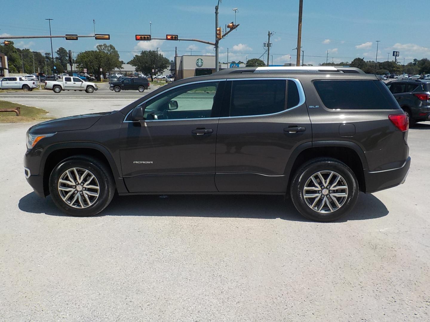 2019 GMC Acadia SLE-2 FWD (1GKKNLLS5KZ) with an 3.6L V6 DOHC 24V engine, 6A transmission, located at 1617 W Church Street, Livingston, TX, 77351, (936) 327-3600, 30.710995, -94.951157 - Really a pretty vehicle. Great miles! - Photo#4