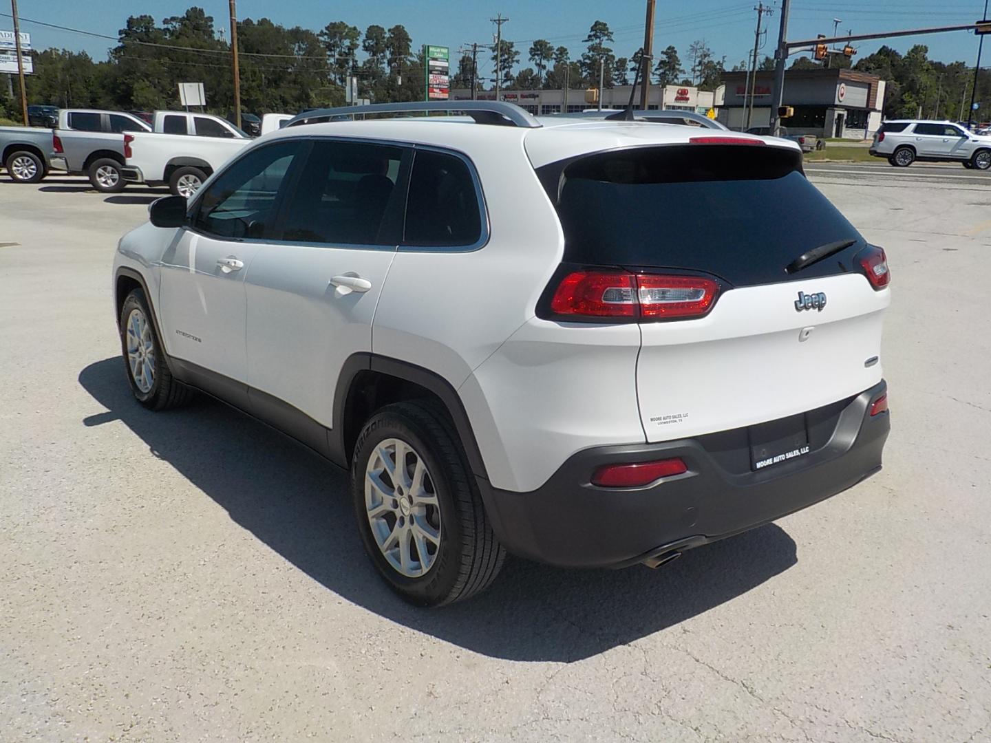 2018 Jeep Cherokee Latitude Plus FWD (1C4PJLLB1JD) with an 2.4L L4 DOHC 16V engine, 9A transmission, located at 1617 W Church Street, Livingston, TX, 77351, (936) 327-3600, 30.710995, -94.951157 - This is a great running and driving vehicle. It will make a great car for a first time driver or anybody else for that matter. Buy a nice car for not a lot of money! - Photo#5