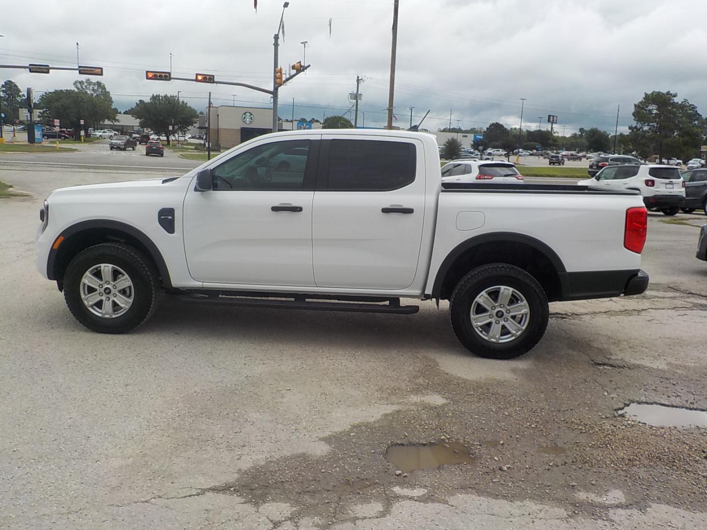 2024 White /Black Ford Ranger XL SuperCrew 2WD STX (1FTER4BH9RL) with an 2.3L L4 DOHC 16V engine, 10A transmission, located at 1617 W Church Street, Livingston, TX, 77351, (936) 327-3600, 30.710995, -94.951157 - ONE OWNER!! LOW LOW MILES!! - Photo#4