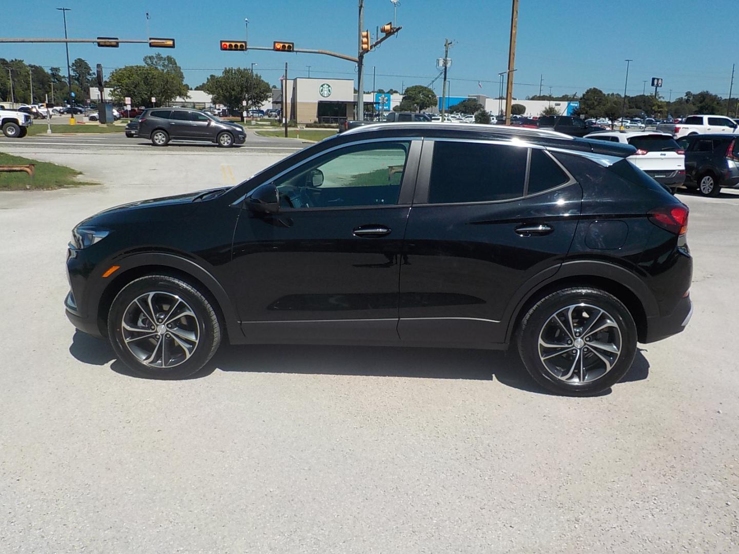 2022 Black Buick Encore GX Select (KL4MMDS22NB) with an 1.2L L3 TURBO engine, CVT transmission, located at 1617 W Church Street, Livingston, TX, 77351, (936) 327-3600, 30.710995, -94.951157 - LOW LOW MILES!! Really pretty vehicle! - Photo#4