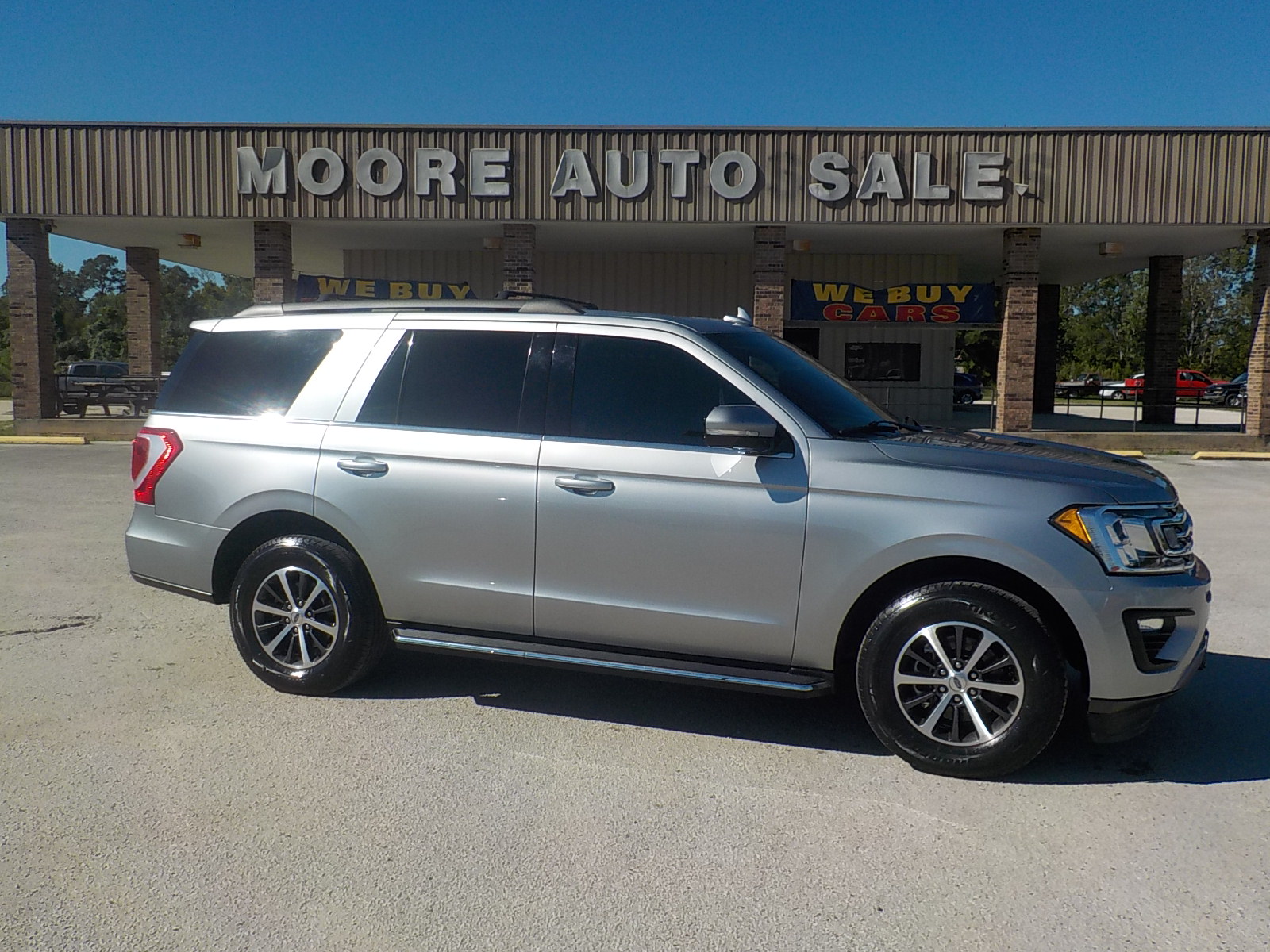 photo of 2021 Ford Expedition XLT