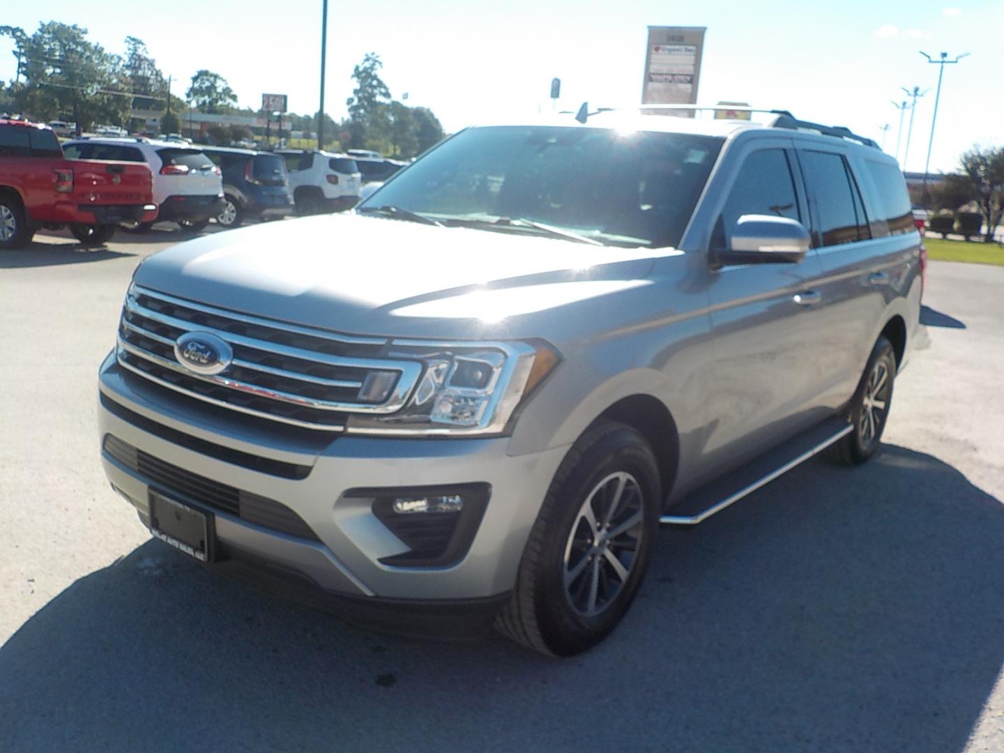 2021 Silver /Black Ford Expedition XLT (1FMJU1HT2ME) with an 3.5L V6 DOHC 24V FFV engine, 6A transmission, located at 1617 W Church Street, Livingston, TX, 77351, (936) 327-3600, 30.710995, -94.951157 - This is truly a "no pick" unit! Come see for yourself! Leather interior that's heated and cooled with bucket seats in the center! Lot's of other options! - Photo#3