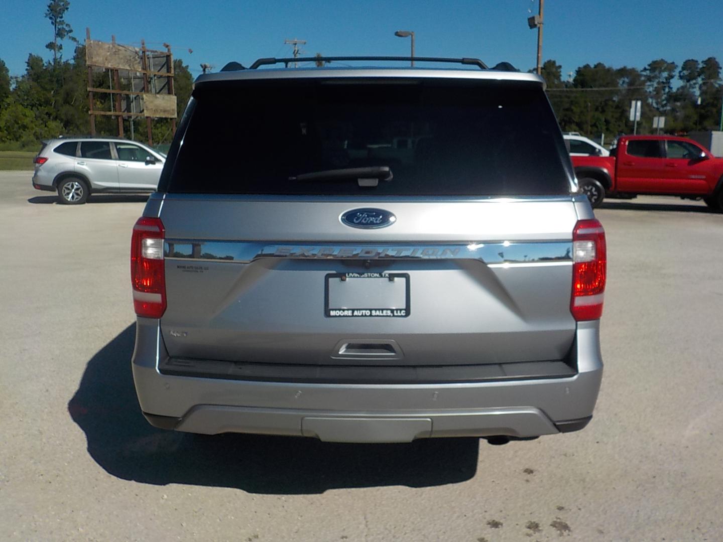 2021 Silver /Black Ford Expedition XLT (1FMJU1HT2ME) with an 3.5L V6 DOHC 24V FFV engine, 6A transmission, located at 1617 W Church Street, Livingston, TX, 77351, (936) 327-3600, 30.710995, -94.951157 - This is truly a "no pick" unit! Come see for yourself! Leather interior that's heated and cooled with bucket seats in the center! Lot's of other options! - Photo#8