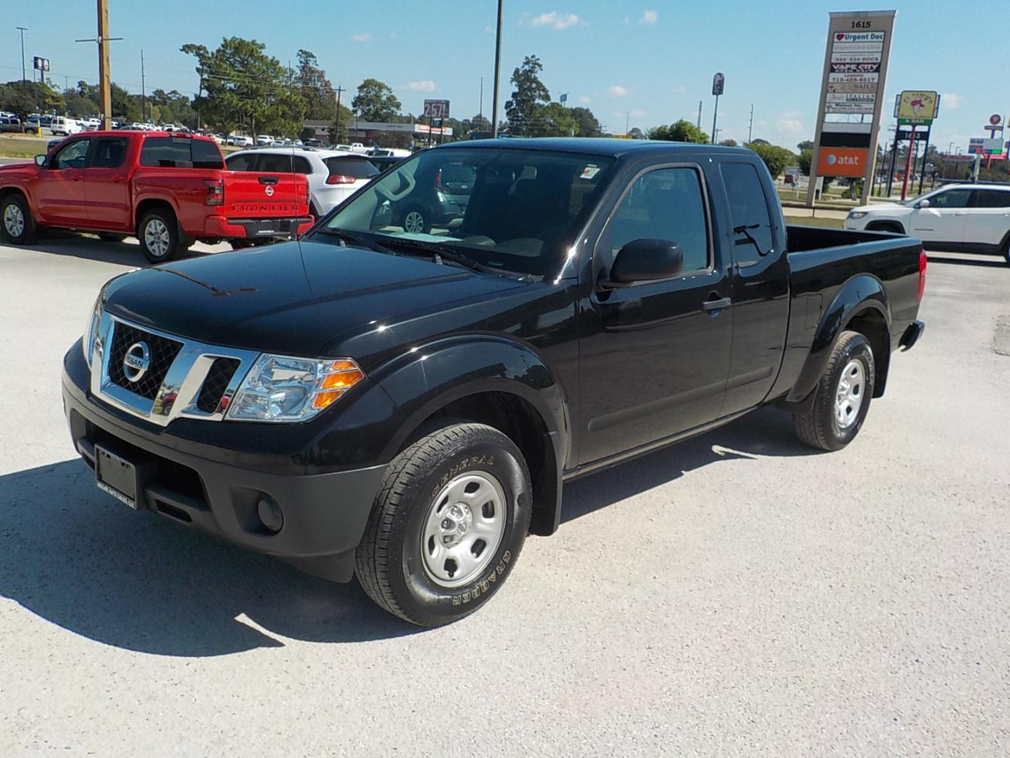 2018 Black /Gray Nissan Frontier SV King Cab I4 5MT 2WD (1N6BD0CT7JN) with an 2.5L L4 DOHC 16V engine, 5M transmission, located at 1617 W Church Street, Livingston, TX, 77351, (936) 327-3600, 30.710995, -94.951157 - LOW LOW MILES!! Check out this clean Nissan. It's well known what GOOD little trucks these are! Whether your looking for a good work truck or an economical truck torun around in this is the one!! - Photo#3