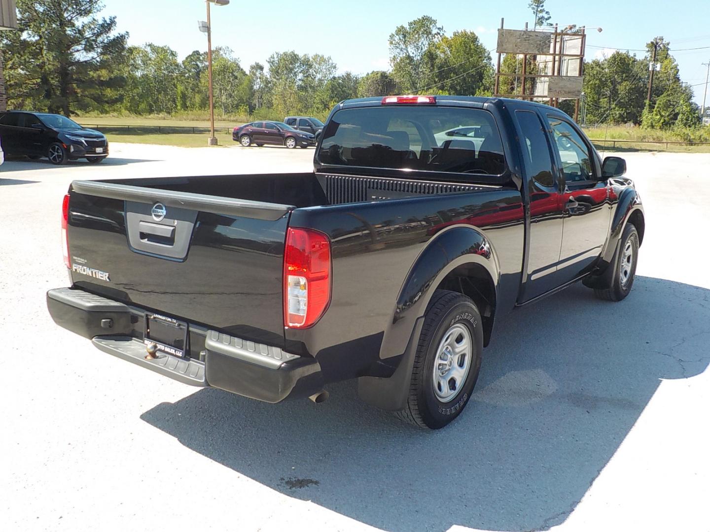 2018 Black /Gray Nissan Frontier SV King Cab I4 5MT 2WD (1N6BD0CT7JN) with an 2.5L L4 DOHC 16V engine, 5M transmission, located at 1617 W Church Street, Livingston, TX, 77351, (936) 327-3600, 30.710995, -94.951157 - LOW LOW MILES!! Check out this clean Nissan. It's well known what GOOD little trucks these are! Whether your looking for a good work truck or an economical truck torun around in this is the one!! - Photo#6