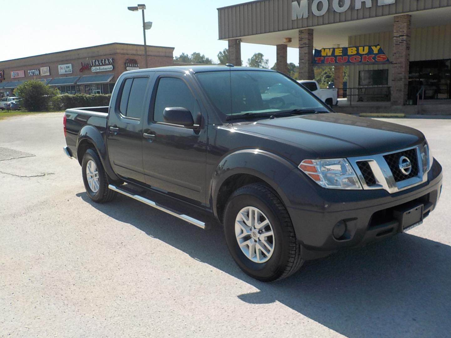 2015 Gray /gray Nissan Frontier S Crew Cab 5AT 2WD (1N6AD0ER6FN) with an 4.0L V6 DOHC 24V engine, 5-Speed Automatic transmission, located at 1617 W Church Street, Livingston, TX, 77351, (936) 327-3600, 30.710995, -94.951157 - Clean truck for not a lot of money in today's world. Great run and drive!! - Photo#2