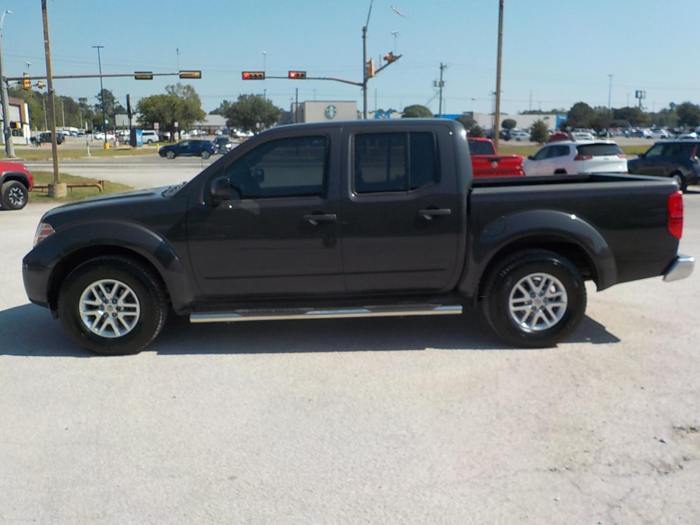 2015 Gray /gray Nissan Frontier S Crew Cab 5AT 2WD (1N6AD0ER6FN) with an 4.0L V6 DOHC 24V engine, 5-Speed Automatic transmission, located at 1617 W Church Street, Livingston, TX, 77351, (936) 327-3600, 30.710995, -94.951157 - Clean truck for not a lot of money in today's world. Great run and drive!! - Photo#3