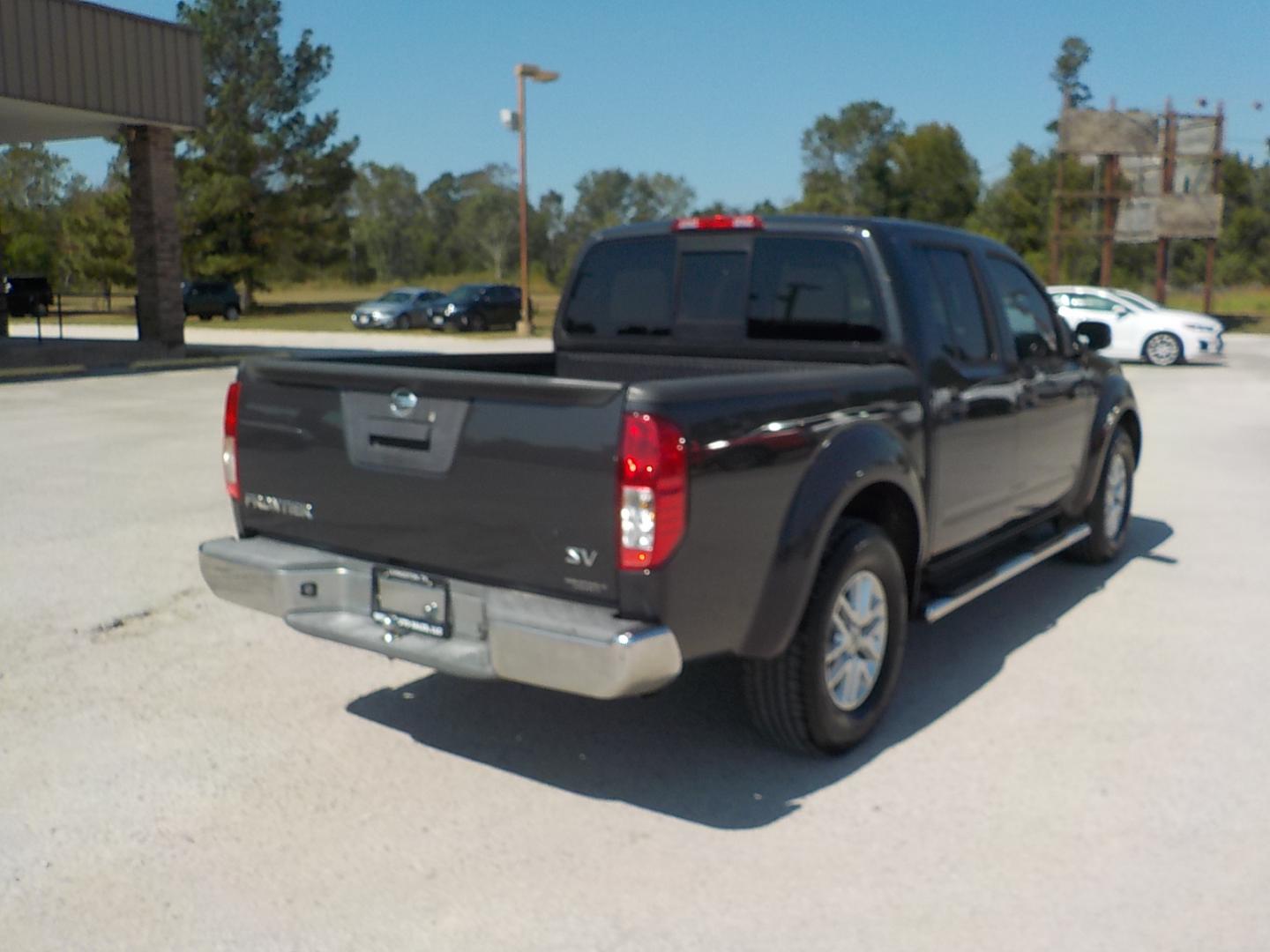 2015 Gray /gray Nissan Frontier S Crew Cab 5AT 2WD (1N6AD0ER6FN) with an 4.0L V6 DOHC 24V engine, 5-Speed Automatic transmission, located at 1617 W Church Street, Livingston, TX, 77351, (936) 327-3600, 30.710995, -94.951157 - Clean truck for not a lot of money in today's world. Great run and drive!! - Photo#5