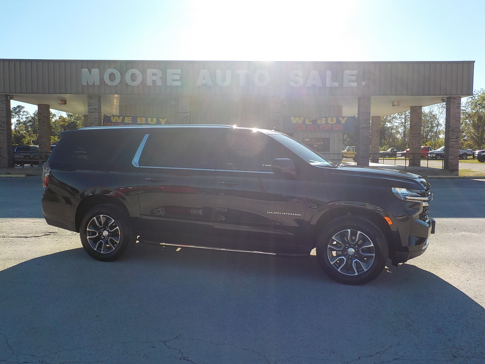 photo of 2023 Chevrolet Suburban LS