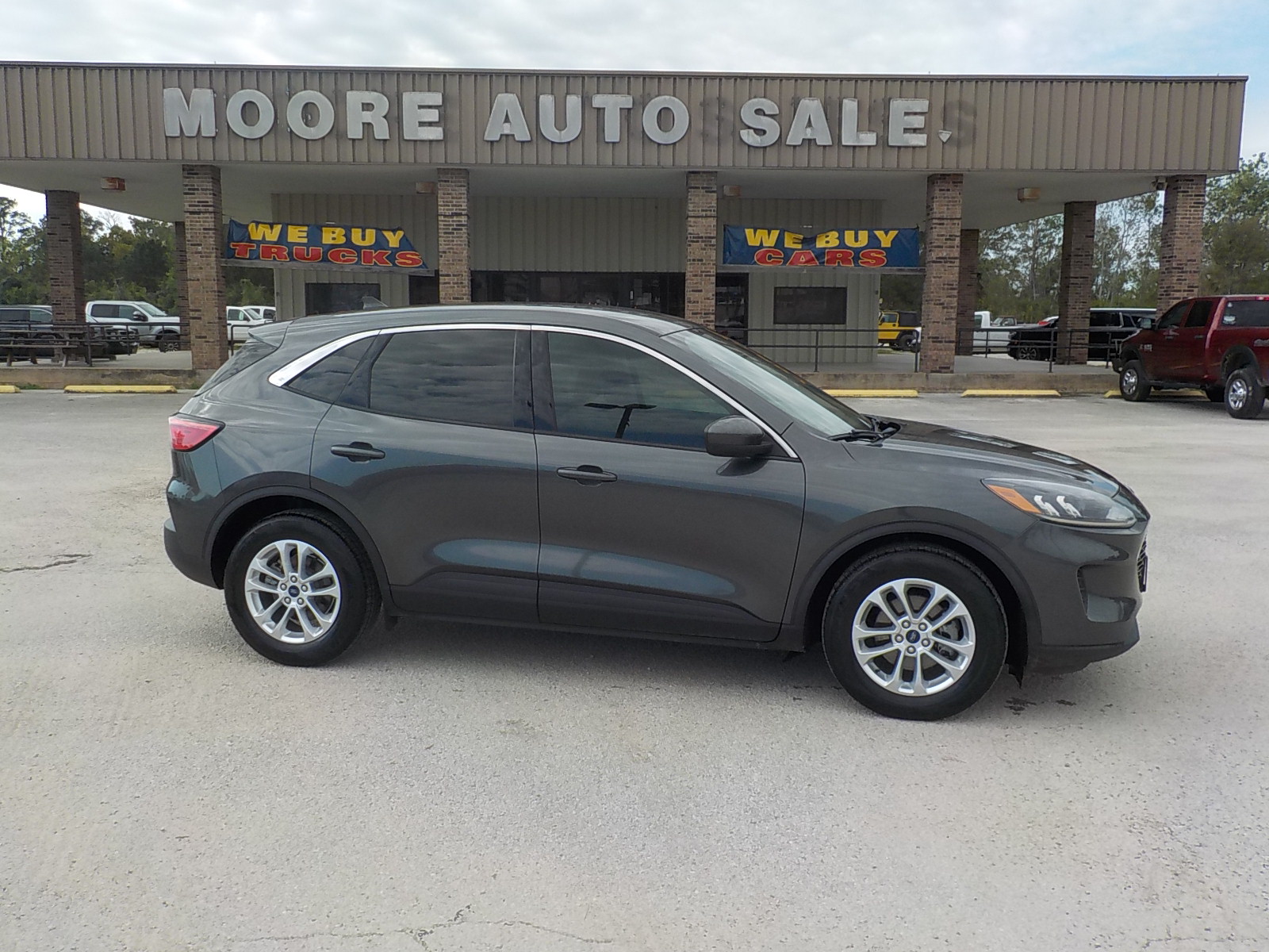 photo of 2020 Ford Escape SE