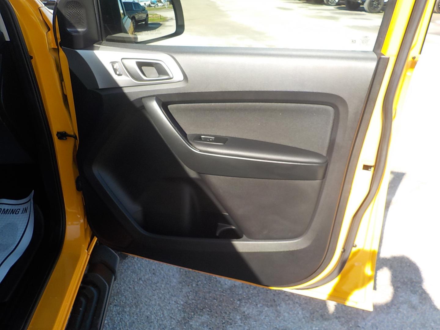 2021 Yellow /Black Ford Ranger XL SuperCrew 4WD (1FTER4FH6ML) with an 2.3L L4 DOHC 16V engine, 10A transmission, located at 1617 W Church Street, Livingston, TX, 77351, (936) 327-3600, 30.710995, -94.951157 - LOW LOW MILES!! TALK ABOUT FLASHY!! - Photo#16